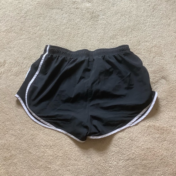 Nike running shorts in black - Picture 2 of 3